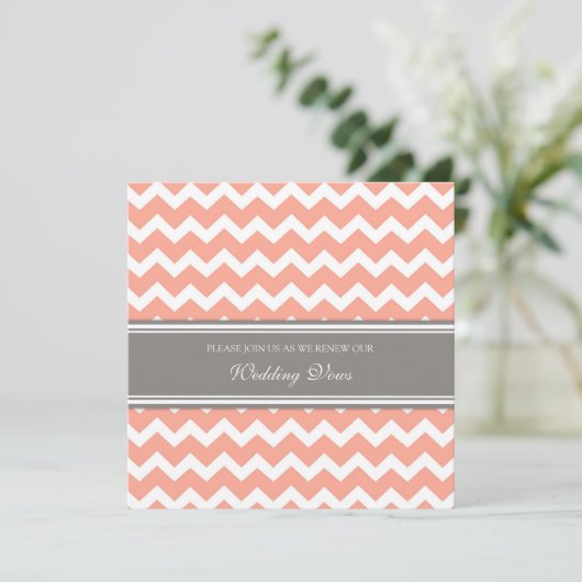 Coral Grey Chevron Wedding Vow Renewal Invitations Kaart (Staand voorkant)