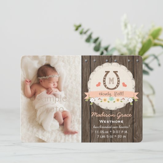 Coral Monogram Hoefijzer Westerne Baby Aankondigin Aankondiging (Staand voorkant)