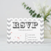 Coral Peach Gray Zig Zag Typography Wedding RSVP Kaart (Staand voorkant)