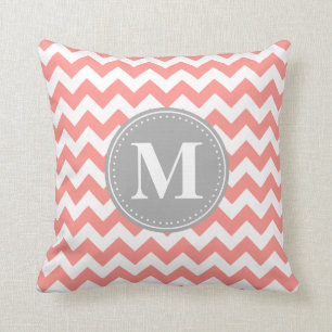 Coral Pink Chevron Zigzag Gray Monogram Kussen