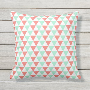 Coral Pink en Mint Green Driehoekspatroon Buitenkussen