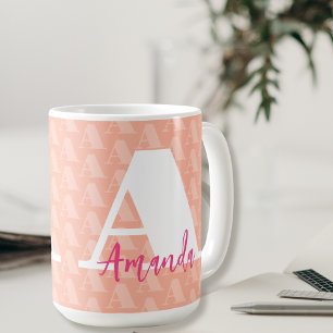 Coral Pink Initiaal White Letter Script Designer Koffiemok