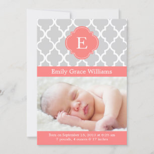 Coral Pink Modern Monogram Aangepast Foto Baby Aankondiging