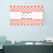 Coral Pink Quatrefoil Pattern Vrijgezellenfeest Spandoek (Beurs)