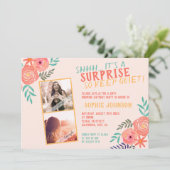 Coral Pink Waterverf Flower Surprise Party Kaart (Staand voorkant)