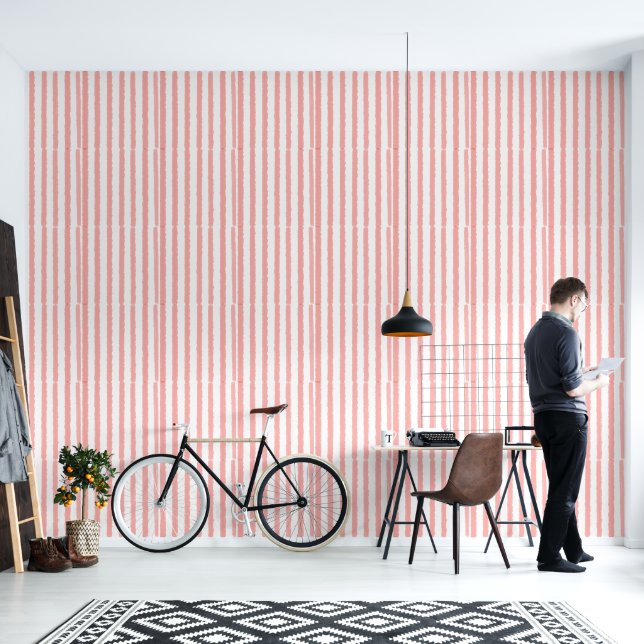 Coral Pink White Verticale Waterverf Stripes Behang (Woonkamer)