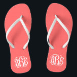 Coral Preppy Script Monogram Teenslippers<br><div class="desc">NEEM IN DEZE VOLGORDE CONTACT OP MET ME VOORDAT U MET UW MONOGRAM-INITIALEN BEVESTIGT: EERSTE, LAATSTE, MIDDEN. Ik zal je monogram aanpassen en je de link naar bestelling per e-mail sturen. Wacht tot ik de link met het aangepaste ontwerp heb verstuurd. Cute preppy flip sandals gepersonaliseerd met een aangepast wijnscript...</div>