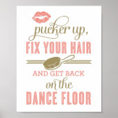 Coral Pucker omhoog en herstel uw haardamestoestel Poster (Voorkant)