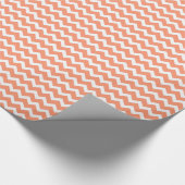 Coral White Chevron Pattern Wrapping Paper Cadeaupapier (Hoek)