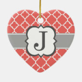 Coral White Monogram Letter J Quatrefoil Keramisch Ornament (Achterkant)