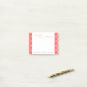 Coral | Wit Quatrefoil Patroon Monogram Post-it® Notes (Op bureau)