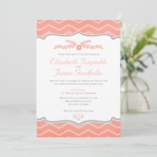 Coral Zigzag Wedding Invitting Kaart (Staand voorkant)