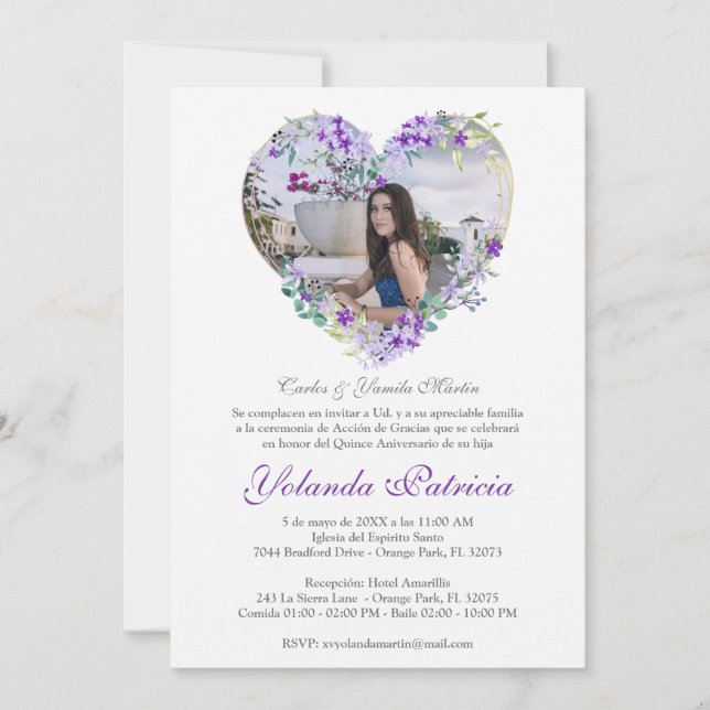 Corazón Floral en Morado con Foto de Quinceañera (Voorkant)