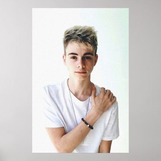 Corbyn Besson Poster (Voorkant)