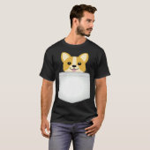Corgi-hond in borstzak t-shirt (Voorkant volledig)