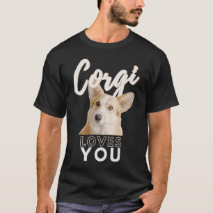 Corgi houdt van je warme beige vacht en zwart cont t-shirt