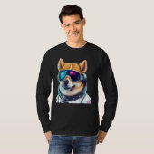 Corgi Takes on Space Astronaut Dog in Futuristic S T-shirt (Voorkant volledig)