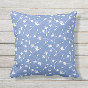 Cornflower Blue Whimsical Dandelion Seed Pattern Buitenkussen