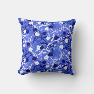 Cornflower Blue & White Elegant Floral Pattern Kussen