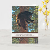 Corona Virus Funny Social Distancing Beer in Tree Kaart (Gele Bloem)
