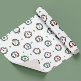 Coronas de navidad con adornos para envolver. cadeaupapier