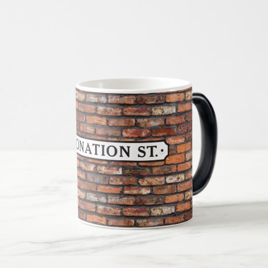 Coronation Street - Teken Magische Mok (Voorkant rechts)