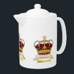 Coronationele dagkroon theepot<br><div class="desc">Tudor-achtige Crown design ter herdenking van de Coronatie van Koning Charles III.</div>