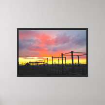 Corral bij zonsondergang uitgerekte canvasprint