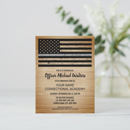 Correctiebeambte in grijs Afstuderen Uitnodiging Briefkaart (Staand voorkant)