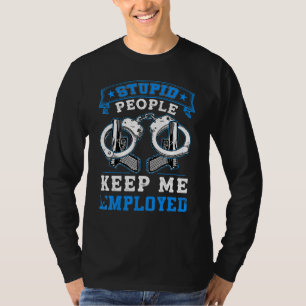 Correctiebeambte stuiten mensen houden me in diens t-shirt
