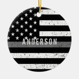 Correcties met dunne grijze lijn met naam keramisch ornament