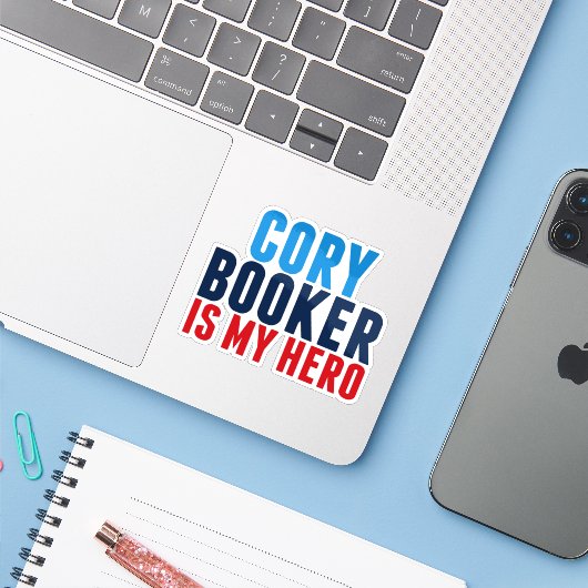 Cory Booker is mijn heldenlaptop Sticker (Laptop met iPhone)