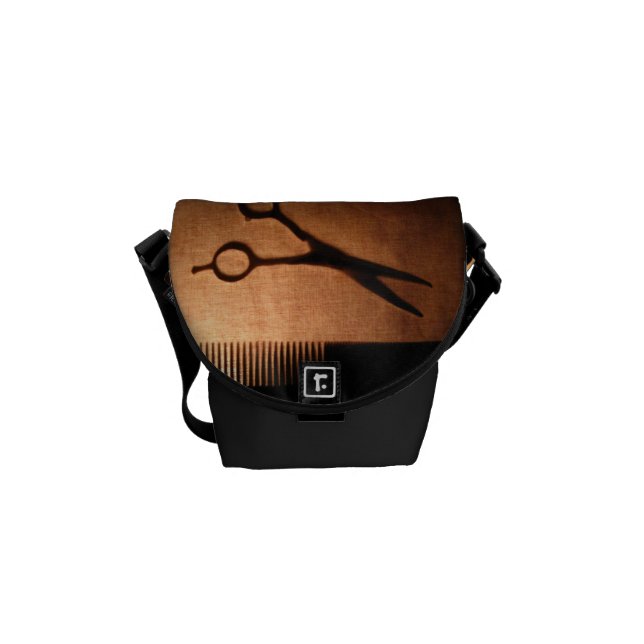 Cosmetology Messenger Bag (voorkant)