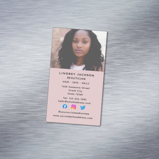 Cosmetoloog Verticaal Magnetisch Visitekaartje (Voorbeeld)