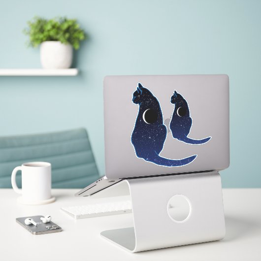 Cosmic Cat in sterren en Crescent Moon Pattern Sticker (Laptop op bureau)