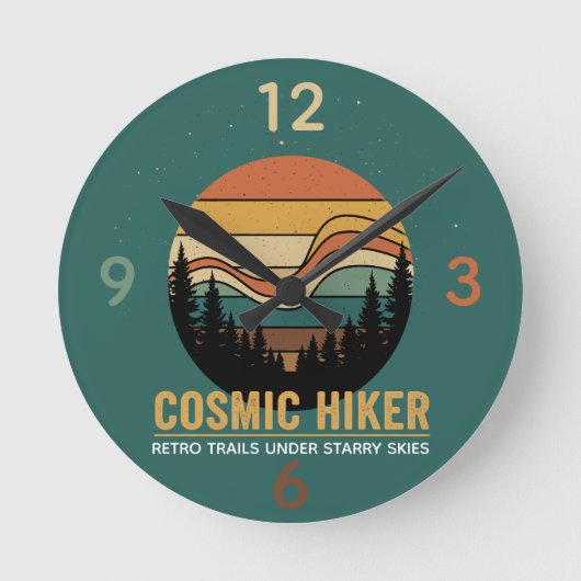 Cosmic Hiker Retro 70s Sunset Space Forest Stars Ronde Klok (Voorkant)