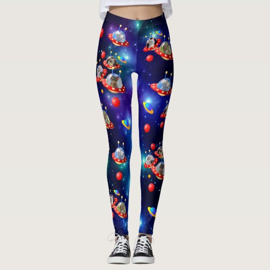 Cosmic Kittens in Alien Spaceship UFO Sci-fi Scene Leggings (Voorkant)