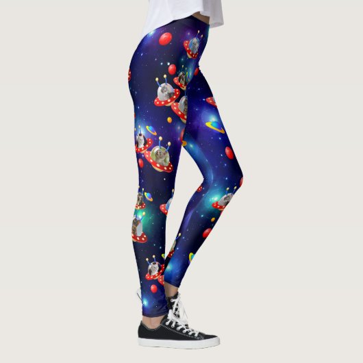 Cosmic Kittens in Alien Spaceship UFO Sci-fi Scene Leggings (Rechts)