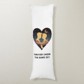 Cosmic Love Story Heart with Lovers and Fox Art Lichaamskussen (Voorkant Verticaal)