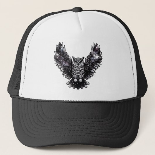 Cosmic Owl Majesty Trucker Pet (Voorkant)