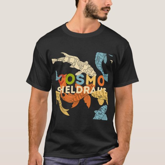 Cosmo Sheldrake met Koi-vis T-shirt (Voorkant)
