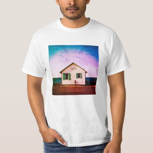 Cosmos Cottage Graphic T-Shirt met Logo (Voorkant)