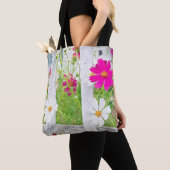 Cosmos Flower Garden Tote Bag (Dichtbij)