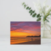 Costa Ricaans stel zonsondergang Briefkaart (Staand voorkant)