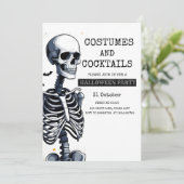 Costumes en Cocktails Halloween Party Feestdagenkaart (Staand voorkant)