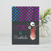 Costumes en Cocktails Halloween Party Invitation Kaart (Staand voorkant)
