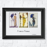 Costumes Parisiens Mode Borden Poster<br><div class="desc">Een poster met mooie illustraties van Gerda Wegener (1886-1940),  een Deense Illustrator voor Costumes Parisiens. Drie verschillende mode borden vanaf het begin van de jaren '00 - waaronder een vrouw in een geel gekrenkte jurk,  een vrouw in een gestreepte jurk en een vrouw met een parasol.</div>