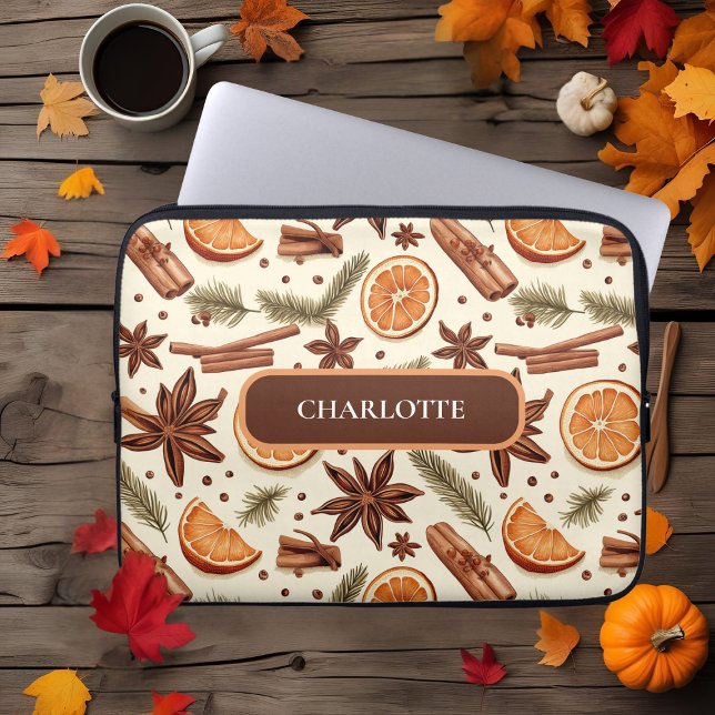 Cosy Spice Pattern – Aangepaste naam Laptop Sleeve (Creator heeft geüpload)