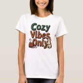 Cosy Vibes Only - Gebreide tekst met speelse kat T-shirt (Voorkant)