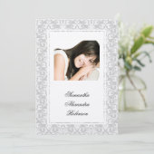 Cotillion Silver Shimmer Damask Photo-uitnodiginge Kaart (Staand voorkant)